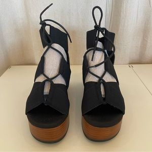 NIB Kelsi Dagger Decatur Sandal in Black